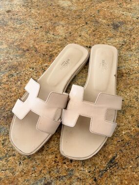 Hermes light pink Oran Leather Slide Sandals